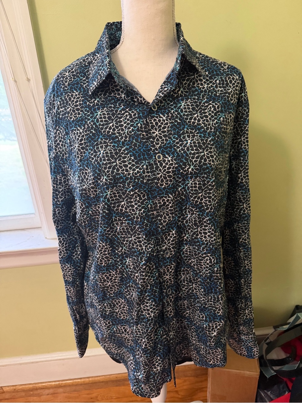 Robert Graham Men's Teal and Black Floral Button-Down Shirt